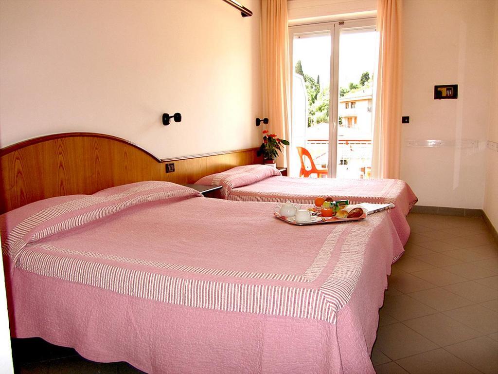 Hotel Adler Alassio Cameră foto