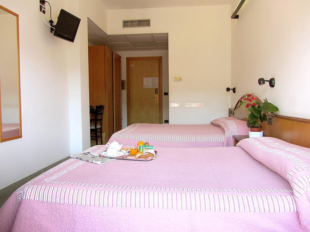 Hotel Adler Alassio Cameră foto